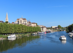 Courtier Melun